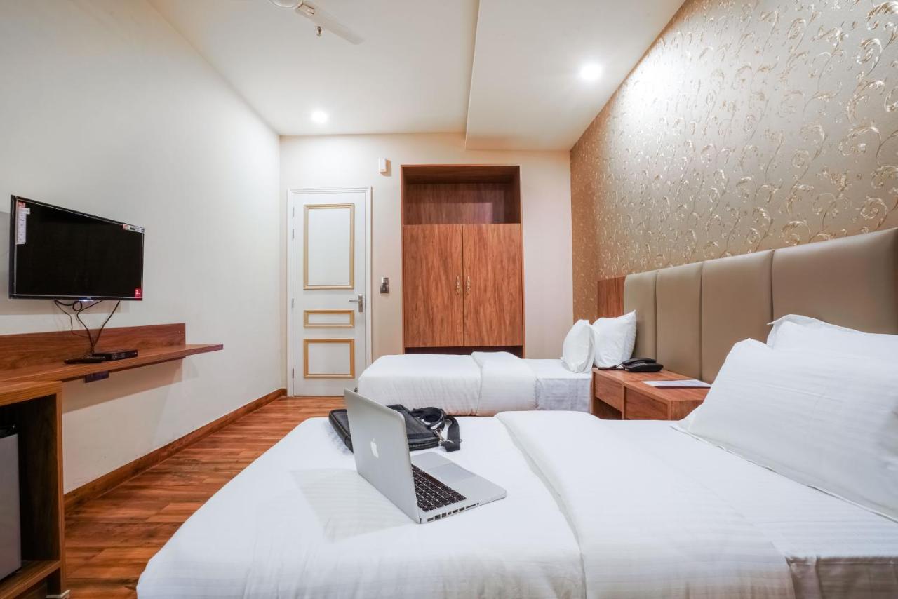 All Heavens Gold New Delhi Exterior photo