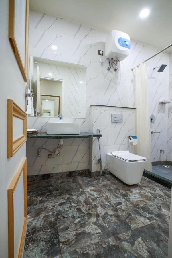 All Heavens Gold New Delhi Exterior photo