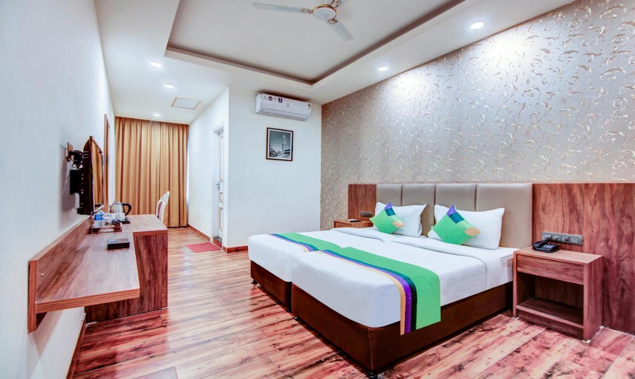 All Heavens Gold New Delhi Exterior photo