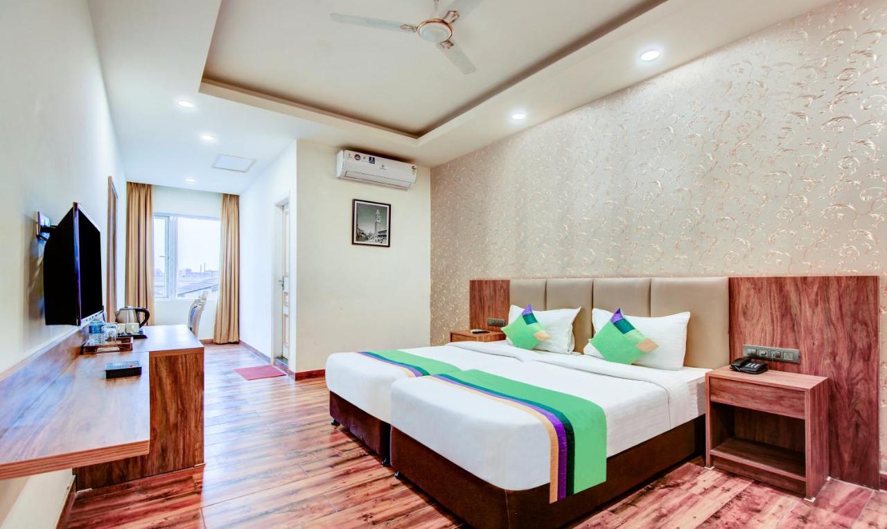 All Heavens Gold New Delhi Exterior photo
